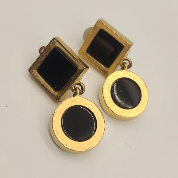 Circa 1980's Karl Lagerfeld Collection Brushed Gold & Black Stone clip earrings! - Picture 3 of 12